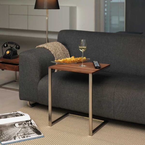 Clubtisch ARRIBA - Steht flexibel zur Seite